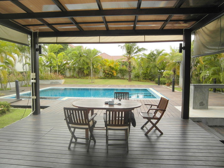 Big Pool Villa for Sale in Pattaya