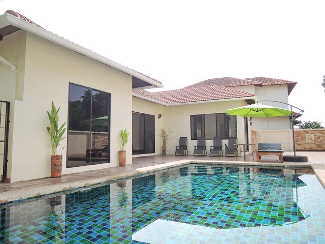 Pool Villa for Rent in Pattaya