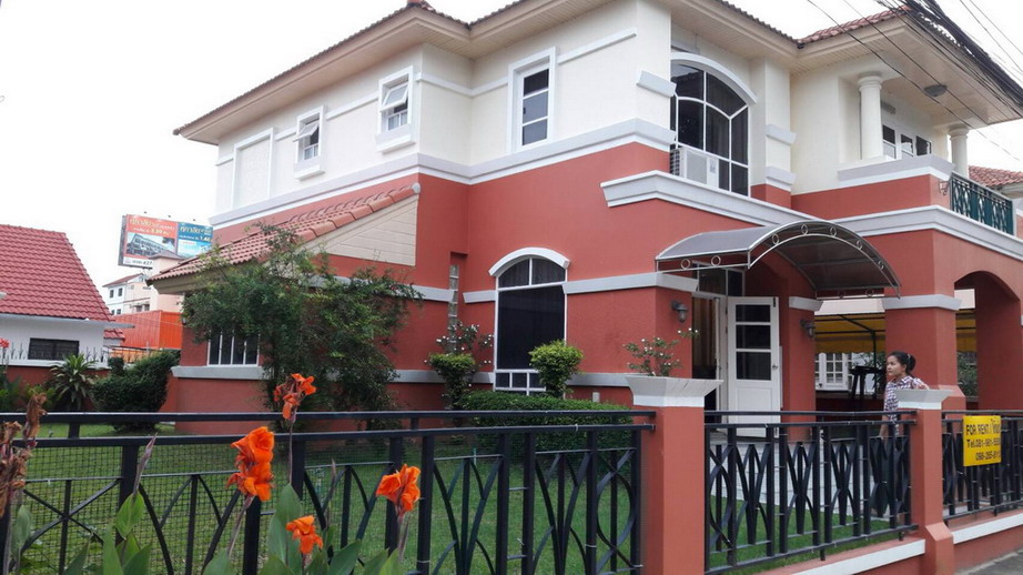 2-Storey House for Sale or Rent Pattaya City