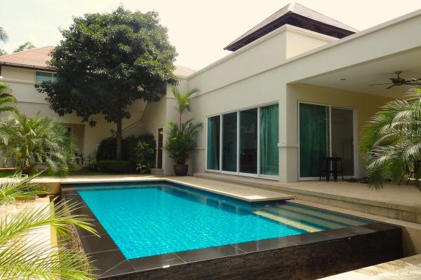 Luxury Homes for Sale and Rent in Pong, Pattaya Thailand