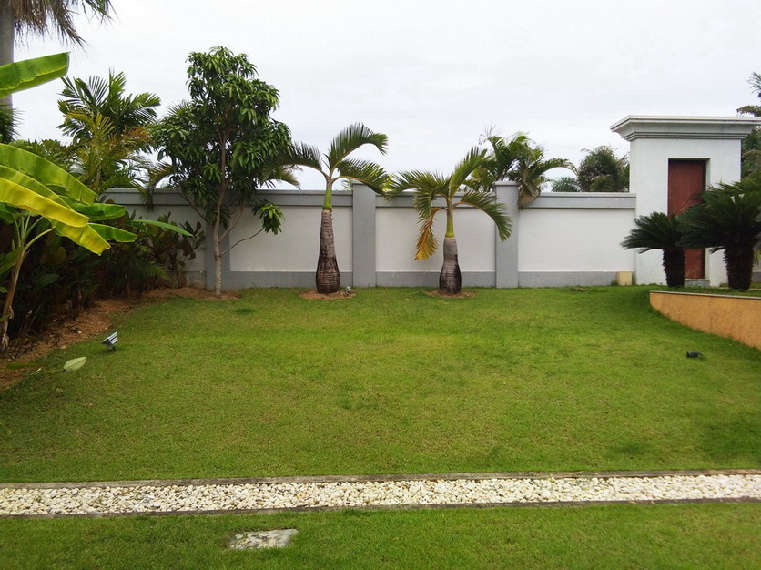 Villa 5 Bedrooms with Sea View in Pattaya