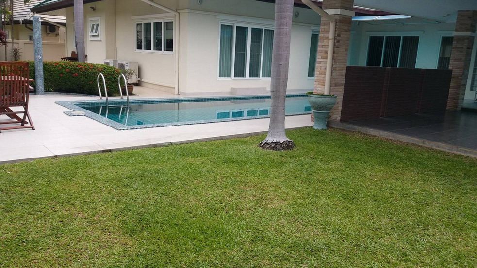 Single House with Private Swimming Pool for Rent in East Pattaya