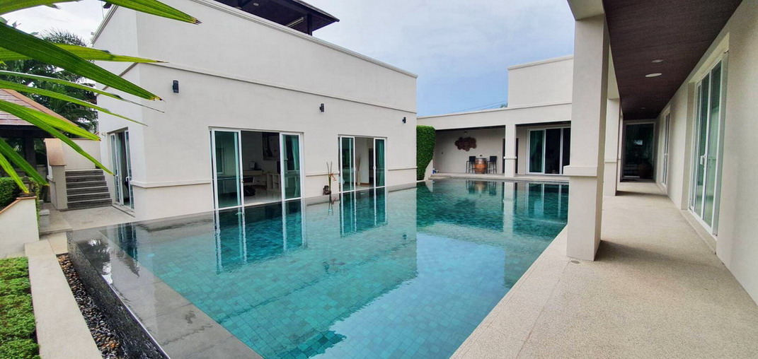 1 RAI of Land Luxury House for Sale and Rent Pond, Pattaya