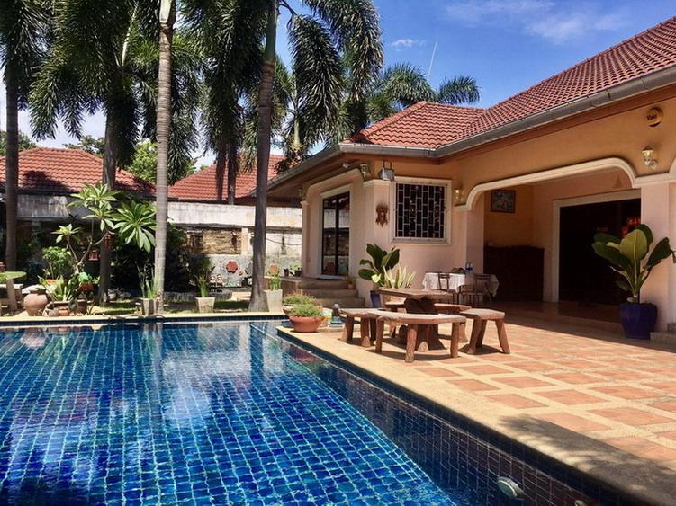 Private house with a swimming pool for Sale Nong Ket Yai, East Pattaya