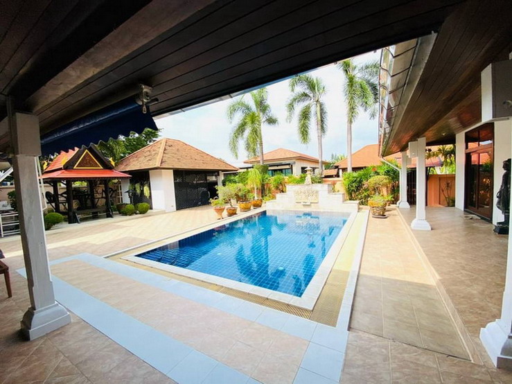 Beautiful Bali style Pool villa for Rent in East Pattaya