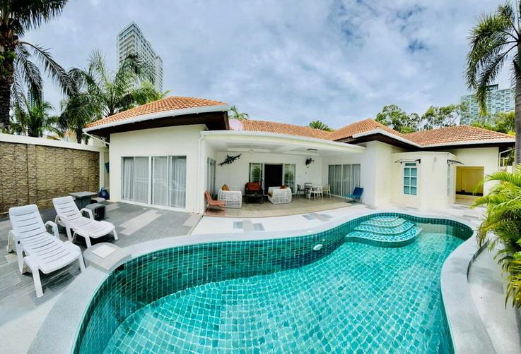 Pool Villa for Rent at Pratumnak Hill, Pattaya