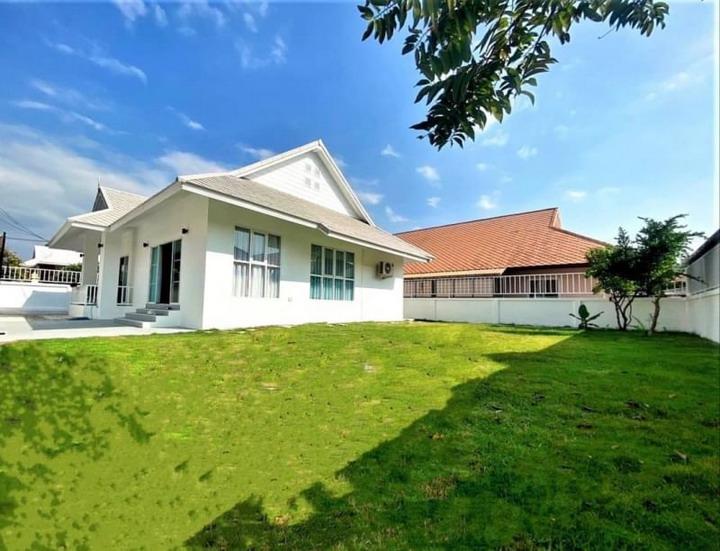 Lovely House for Sale at East Pattaya