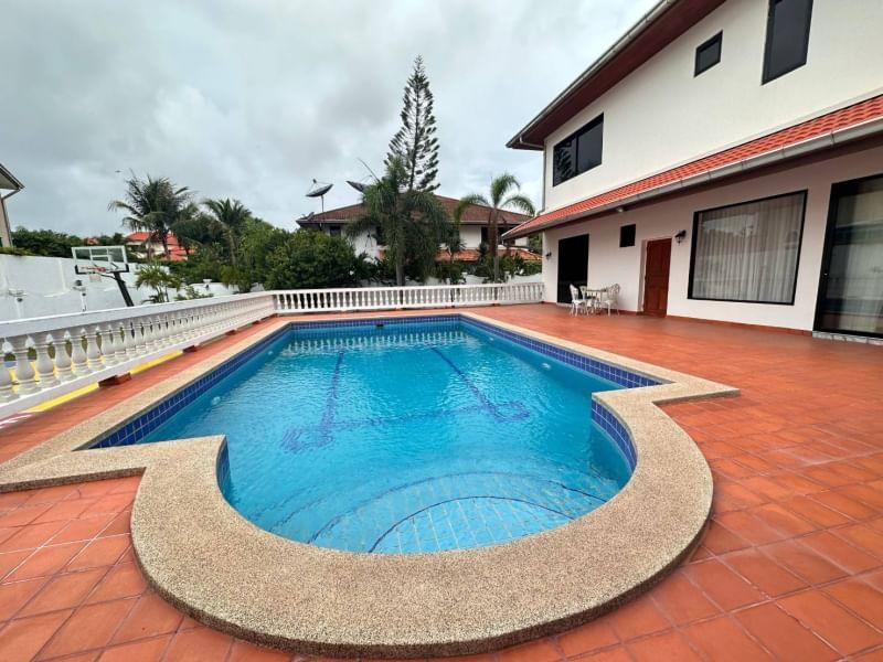Big Land House for Rent in East Pattaya