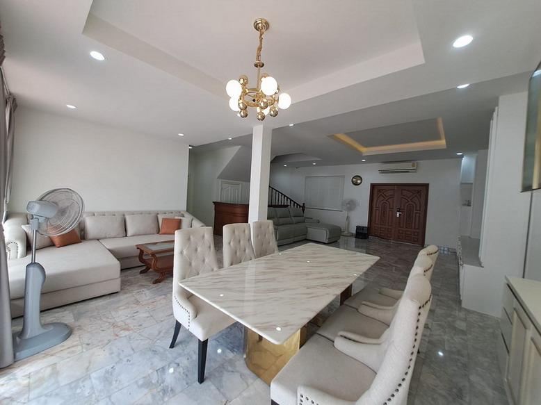 Big Land House for Rent in East Pattaya